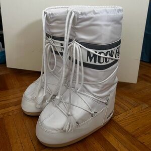 Moon boots